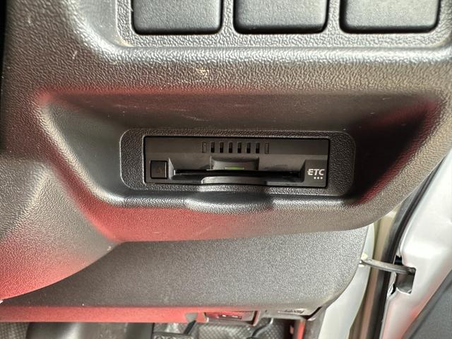 レジアスエースバン ロングDX GLパッケージ 9人乗り 4WD ディーゼル 天井木張り施工 リアクーラー&ヒーター マットベージュ&マットブラック塗装 新品タイヤ/ホイール/LEDヘッドライト/シートカバー/カーペット キャリア バンパーガード(35枚目)