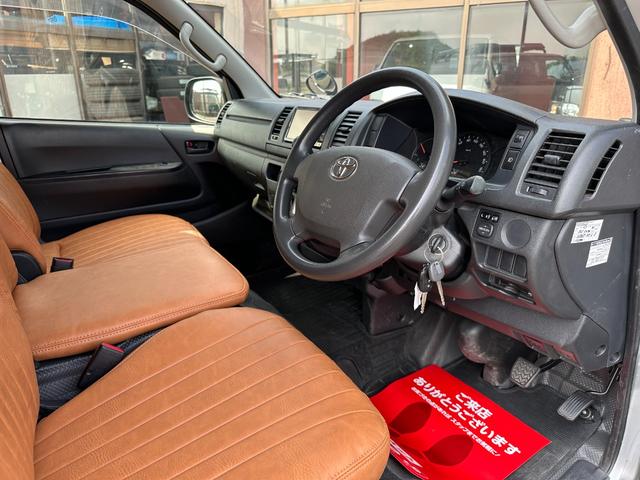 レジアスエースバン ロングDX GLパッケージ 9人乗り 4WD ディーゼル 天井木張り施工 リアクーラー&ヒーター マットベージュ&マットブラック塗装 新品タイヤ/ホイール/LEDヘッドライト/シートカバー/カーペット キャリア バンパーガード(38枚目)