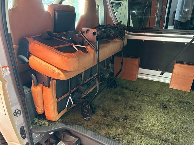 レジアスエースバン ロングDX GLパッケージ 9人乗り 4WD ディーゼル 天井木張り施工 リアクーラー&ヒーター マットベージュ&マットブラック塗装 新品タイヤ/ホイール/LEDヘッドライト/シートカバー/カーペット キャリア バンパーガード(49枚目)