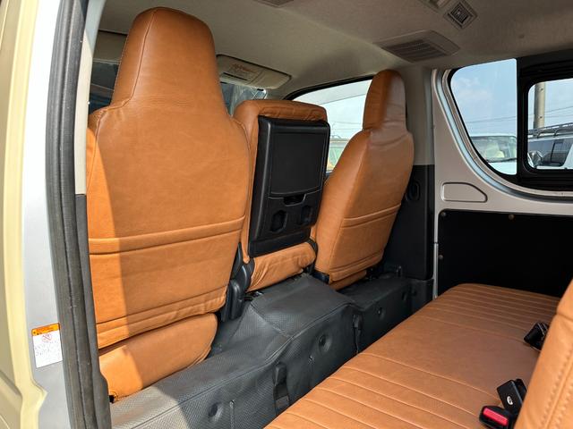 レジアスエースバン ロングDX GLパッケージ 9人乗り 4WD ディーゼル 天井木張り施工 リアクーラー&ヒーター マットベージュ&マットブラック塗装 新品タイヤ/ホイール/LEDヘッドライト/シートカバー/カーペット キャリア バンパーガード(50枚目)