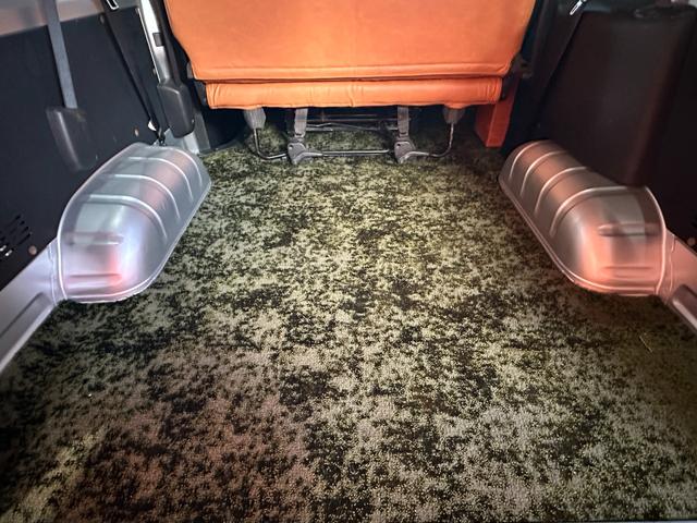 レジアスエースバン ロングDX GLパッケージ 9人乗り 4WD ディーゼル 天井木張り施工 リアクーラー&ヒーター マットベージュ&マットブラック塗装 新品タイヤ/ホイール/LEDヘッドライト/シートカバー/カーペット キャリア バンパーガード(53枚目)