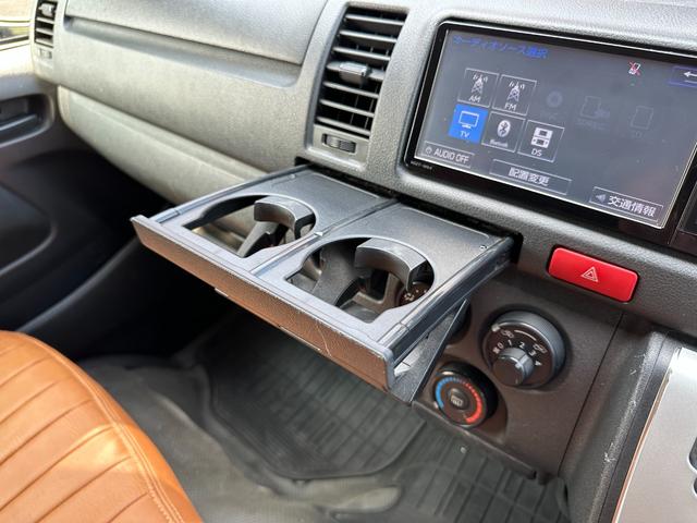 レジアスエースバン ロングDX GLパッケージ 9人乗り 4WD ディーゼル 天井木張り施工 リアクーラー&ヒーター マットベージュ&マットブラック塗装 新品タイヤ/ホイール/LEDヘッドライト/シートカバー/カーペット キャリア バンパーガード(54枚目)