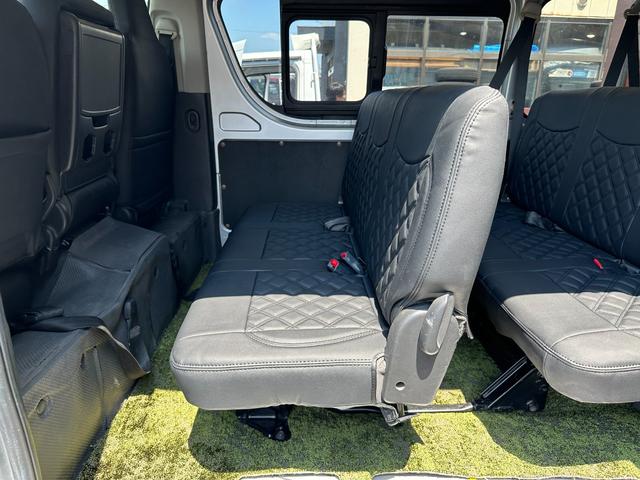 ハイエースバン ロングＤＸ　ＧＬパッケージ　９人乗り　４ＷＤ　ディーゼル　リアクーラー＆ヒーター　ブロンズメタリック＆マットブラック塗装　ベッドキット　社外タイヤ／ホイール／バンパーガード／キャリア／ラダー／テールガード／ＬＥＤヘッドライト（41枚目）