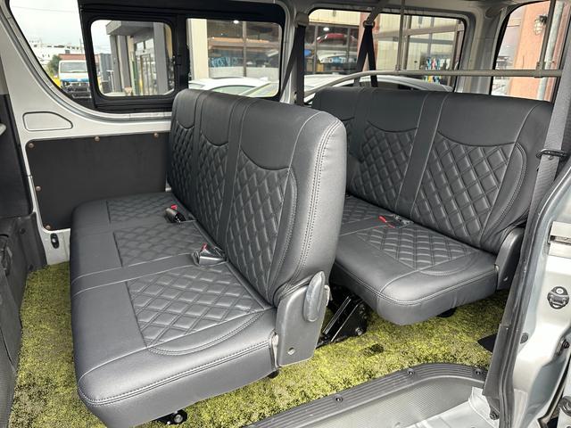 ハイエースバン ロングＤＸ　ＧＬパッケージ　９人乗り　４ＷＤ　ディーゼル　リアクーラー＆ヒーター　ブロンズメタリック＆マットブラック塗装　ベッドキット　社外タイヤ／ホイール／バンパーガード／キャリア／ラダー／テールガード／ＬＥＤヘッドライト（45枚目）