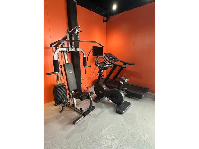 ハイエースバン ロングＤＸ　ＧＬパッケージ　９人乗り　４ＷＤ　ディーゼル　リアクーラー＆ヒーター　ブロンズメタリック＆マットブラック塗装　ベッドキット　社外タイヤ／ホイール／バンパーガード／キャリア／ラダー／テールガード／ＬＥＤヘッドライト（56枚目）