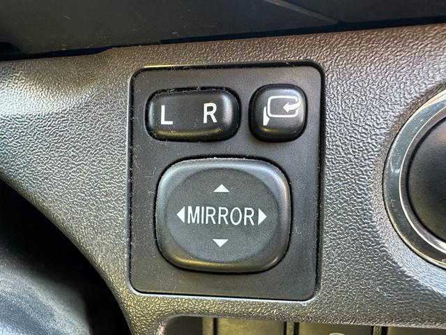 ハイエースバン ロングスーパーGL 4WD ディーゼル 両側パワースライドドア グレー&マットブラック塗装 プッシュスタート 新品タイヤ/ホイール/バンパーガード/LEDヘッドライト/シートカバー バックカメラ Bluetooth(33枚目)