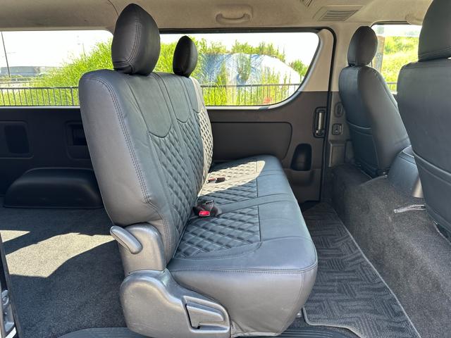 ハイエースバン ロングスーパーGL 4WD ディーゼル 両側パワースライドドア グレー&マットブラック塗装 プッシュスタート 新品タイヤ/ホイール/バンパーガード/LEDヘッドライト/シートカバー バックカメラ Bluetooth(41枚目)
