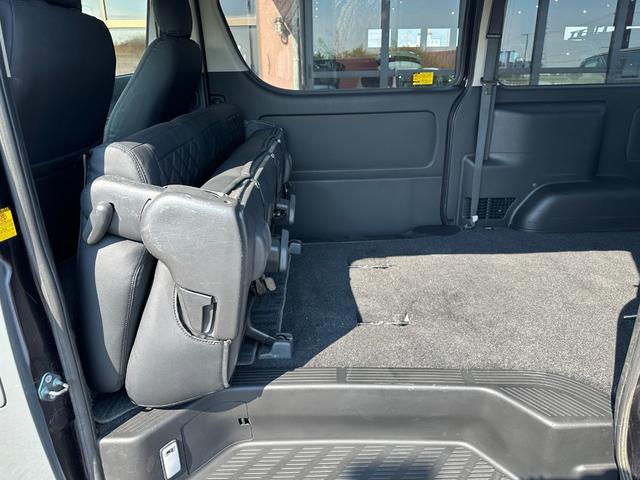 ハイエースバン ロングスーパーGL 4WD ディーゼル 両側パワースライドドア グレー&マットブラック塗装 プッシュスタート 新品タイヤ/ホイール/バンパーガード/LEDヘッドライト/シートカバー バックカメラ Bluetooth(45枚目)