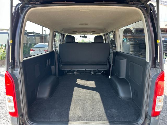 ハイエースバン ロングスーパーGL 4WD ディーゼル 両側パワースライドドア グレー&マットブラック塗装 プッシュスタート 新品タイヤ/ホイール/バンパーガード/LEDヘッドライト/シートカバー バックカメラ Bluetooth(48枚目)