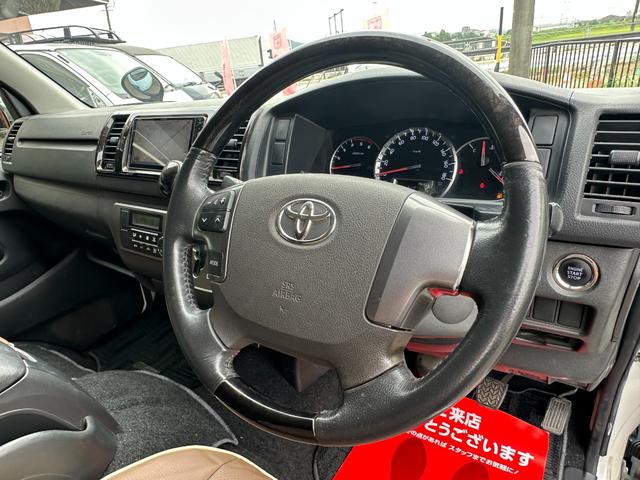 ハイエースバン スーパーGL ダークプライム ディーゼル 丸目フェイス ファビュラスブルー&マットブラック塗装 リアクーラー&ヒーター 新品タイヤ/ホイール/シートカバ プッシュスタート 100V ナビ Bluetooth バックカメラ ETC(55枚目)