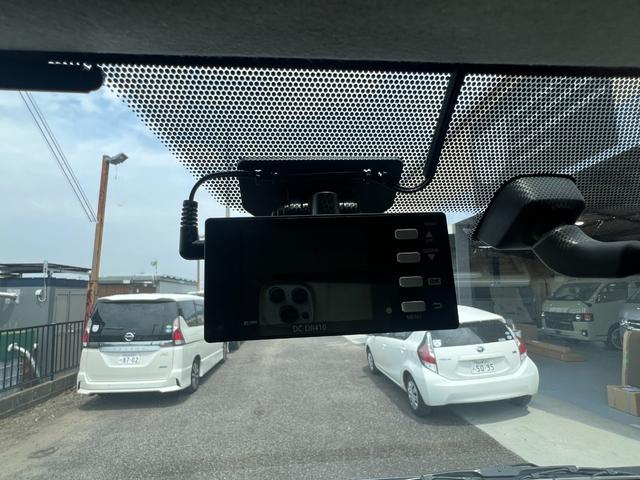 ハイエースワゴン ＧＬ　１０人乗り　電動スライドドア　リアクーラー／ヒーター　新品タイヤ／ホイール／ラダー／キャリア　エンジンプッシュスタート　フリップダウンモニター　バンパーガード　１００Ｖ　ＬＥＤヘッドライト　Ｂカメラ（47枚目）