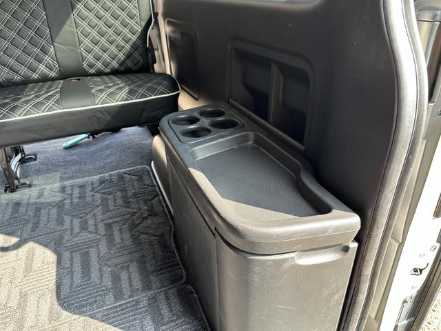 ハイエースワゴン ＧＬ　１０人乗り　電動スライドドア　リアクーラー／ヒーター　新品タイヤ／ホイール／ラダー／キャリア　エンジンプッシュスタート　フリップダウンモニター　バンパーガード　１００Ｖ　ＬＥＤヘッドライト　Ｂカメラ（49枚目）