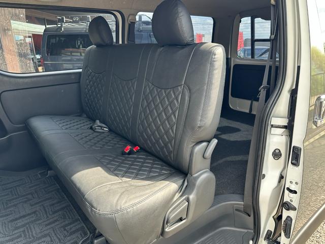 レジアスエースバン ロングスーパーＧＬ　４ＷＤ　ディーゼル　ブロンズメタリック＆マットブラック塗装　リアクーラー／ヒーター　　プッシュスタート　新品ホイール／タイヤ／バンパーガード／キャリア／ラダー／テールガード／ＬＥＤヘッド／シートカバー（46枚目）