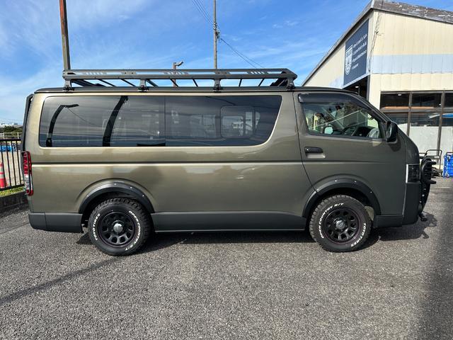 ハイエースバン ロングDX GLパッケージ 9人乗り 4WD ディーゼル リアクーラー&ヒーター ブロンズメタリック&マットブラック塗装 ベッドキット 社外タイヤ/アルミ/バンパーガード/キャリア/ラダー/テールガード/LEDヘッドライト(10枚目)