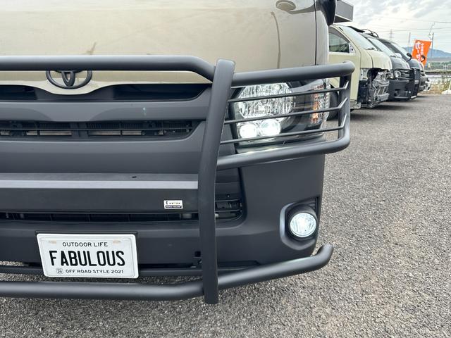 ハイエースバン ロングDX GLパッケージ 9人乗り 4WD ディーゼル リアクーラー&ヒーター ブロンズメタリック&マットブラック塗装 ベッドキット 社外タイヤ/アルミ/バンパーガード/キャリア/ラダー/テールガード/LEDヘッドライト(13枚目)