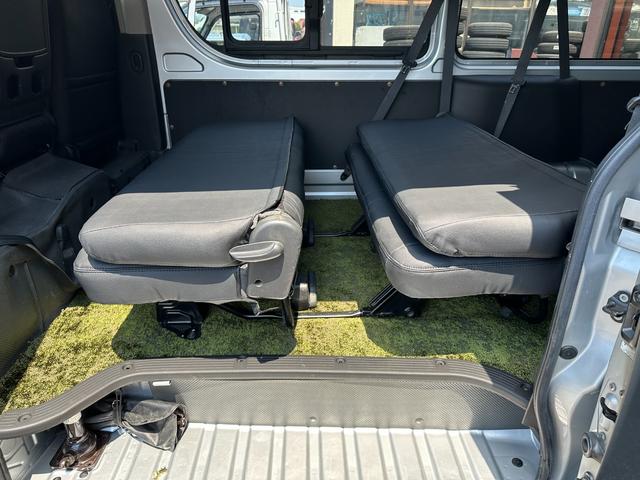 ハイエースバン ロングDX GLパッケージ 9人乗り 4WD ディーゼル リアクーラー&ヒーター ブロンズメタリック&マットブラック塗装 ベッドキット 社外タイヤ/アルミ/バンパーガード/キャリア/ラダー/テールガード/LEDヘッドライト(44枚目)