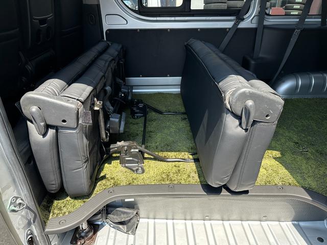ハイエースバン ロングDX GLパッケージ 9人乗り 4WD ディーゼル リアクーラー&ヒーター ブロンズメタリック&マットブラック塗装 ベッドキット 社外タイヤ/アルミ/バンパーガード/キャリア/ラダー/テールガード/LEDヘッドライト(45枚目)