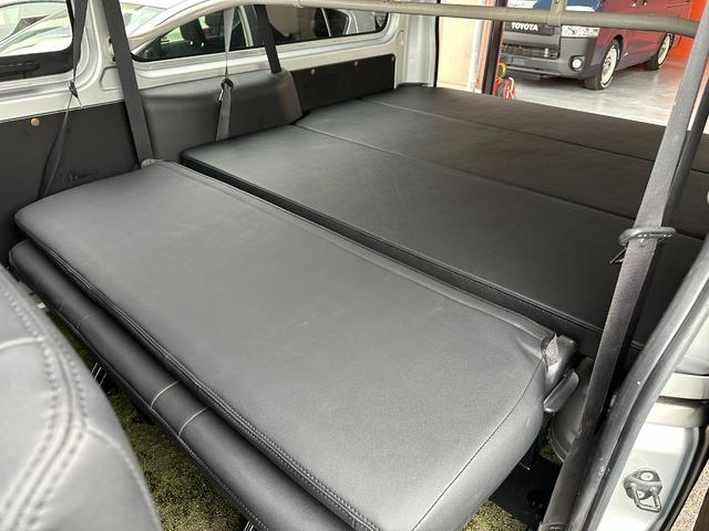 ハイエースバン ロングDX GLパッケージ 9人乗り 4WD ディーゼル リアクーラー&ヒーター ブロンズメタリック&マットブラック塗装 ベッドキット 社外タイヤ/アルミ/バンパーガード/キャリア/ラダー/テールガード/LEDヘッドライト(47枚目)