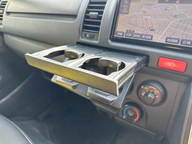 ハイエースバン ロングDX GLパッケージ 9人乗り 4WD ディーゼル リアクーラー&ヒーター ブロンズメタリック&マットブラック塗装 ベッドキット 社外タイヤ/アルミ/バンパーガード/キャリア/ラダー/テールガード/LEDヘッドライト(55枚目)