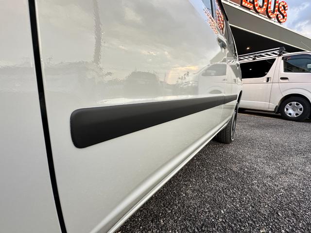 サクシードバン UL Xパッケージ 4WD グレー&マットブラック塗装 ホワイトレタータイヤ ウッド調ハンドル シートカバー 電動格納ドアミラー ナビ Bluetooth バックカメラ TV ETC(17枚目)