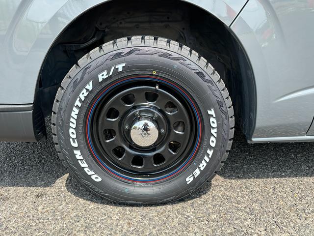 ハイエースバン ロングスーパーGL 4WD ディーゼル 両側パワースライドドア グレー&マットブラック塗装 プッシュスタート 新品タイヤ/ホイール/バンパーガード/LEDヘッドライト/シートカバー バックカメラ Bluetooth(19枚目)