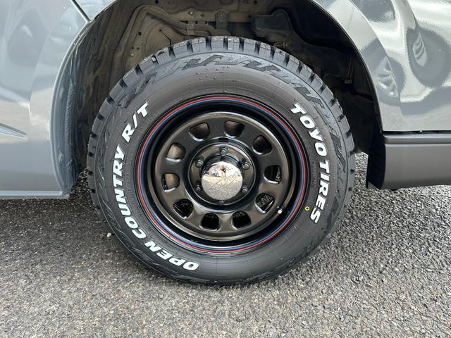 ハイエースバン ロングスーパーGL 4WD ディーゼル 両側パワースライドドア グレー&マットブラック塗装 プッシュスタート 新品タイヤ/ホイール/バンパーガード/LEDヘッドライト/シートカバー バックカメラ Bluetooth(21枚目)