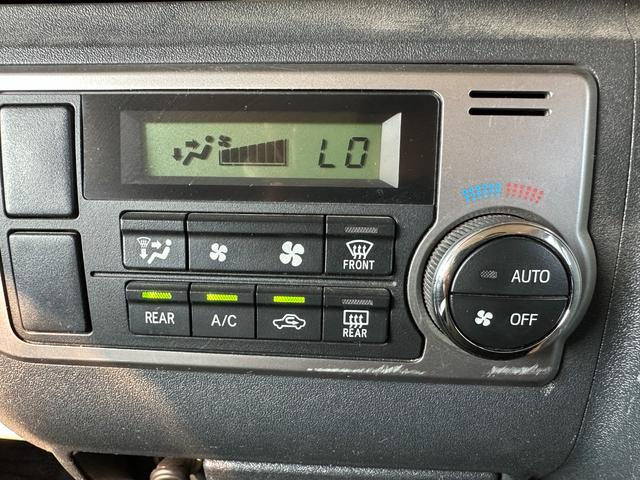 ハイエースバン ロングスーパーGL 4WD ディーゼル 両側パワースライドドア グレー&マットブラック塗装 プッシュスタート 新品タイヤ/ホイール/バンパーガード/LEDヘッドライト/シートカバー バックカメラ Bluetooth(33枚目)