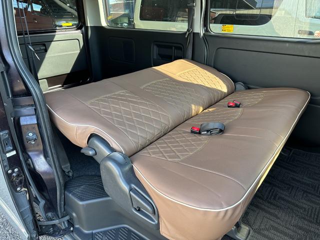 ハイエースバン ロングスーパーGL 4WD ディーゼル 両側パワースライドドア グレー&マットブラック塗装 プッシュスタート 新品タイヤ/ホイール/バンパーガード/LEDヘッドライト/シートカバー バックカメラ Bluetooth(43枚目)