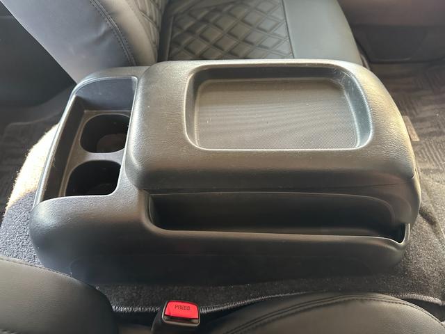 ハイエースバン ロングスーパーGL 4WD ディーゼル 両側パワースライドドア グレー&マットブラック塗装 プッシュスタート 新品タイヤ/ホイール/バンパーガード/LEDヘッドライト/シートカバー バックカメラ Bluetooth(50枚目)