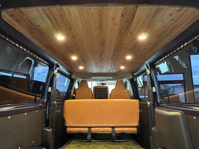 ハイエースバン ロングDX アルルブルー&アイボリー&マットブラック塗装 リアクーラー&ヒーター 新品ナスカータイヤ/ディーンクロスカントリーホイール/シートカバー Bluetooth バックカメラ ETC LEDヘッドライト(3枚目)