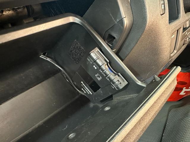 ハイエースバン ロングDX アルルブルー&アイボリー&マットブラック塗装 リアクーラー&ヒーター 新品ナスカータイヤ/ディーンクロスカントリーホイール/シートカバー Bluetooth バックカメラ ETC LEDヘッドライト(27枚目)