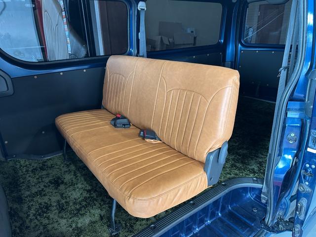 ハイエースバン ロングDX アルルブルー&アイボリー&マットブラック塗装 リアクーラー&ヒーター 新品ナスカータイヤ/ディーンクロスカントリーホイール/シートカバー Bluetooth バックカメラ ETC LEDヘッドライト(36枚目)