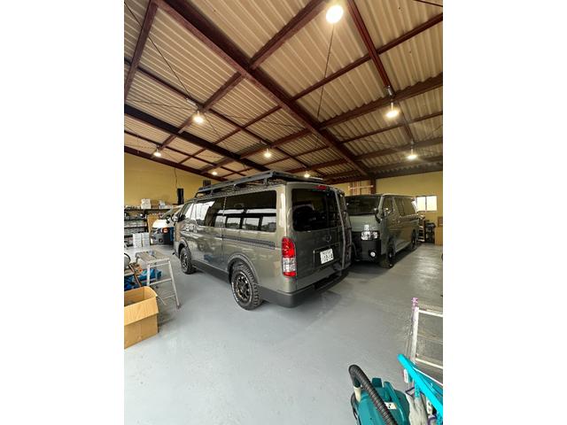 ハイエースバン ロングDX アルルブルー&アイボリー&マットブラック塗装 リアクーラー&ヒーター 新品ナスカータイヤ/ディーンクロスカントリーホイール/シートカバー Bluetooth バックカメラ ETC LEDヘッドライト(60枚目)