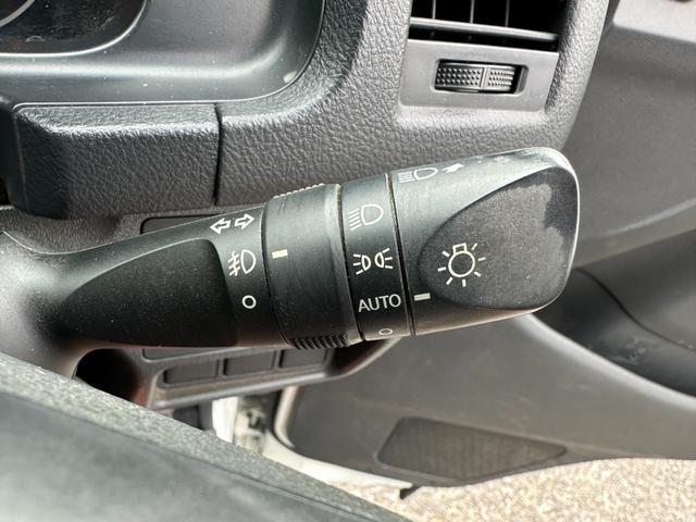 ハイエースバン スーパーGL ダークプライム ディーゼル 丸目フェイス ファビュラスブルー&マットブラック塗装 リアクーラー&ヒーター 新品タイヤ/ホイール/シートカバ プッシュスタート 100V ナビ Bluetooth バックカメラ ETC(33枚目)