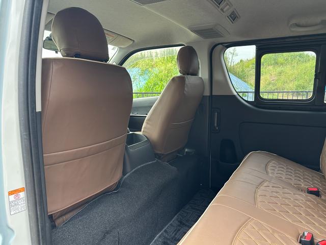 ハイエースバン スーパーGL ダークプライム ディーゼル 丸目フェイス ファビュラスブルー&マットブラック塗装 リアクーラー&ヒーター 新品タイヤ/ホイール/シートカバ プッシュスタート 100V ナビ Bluetooth バックカメラ ETC(46枚目)