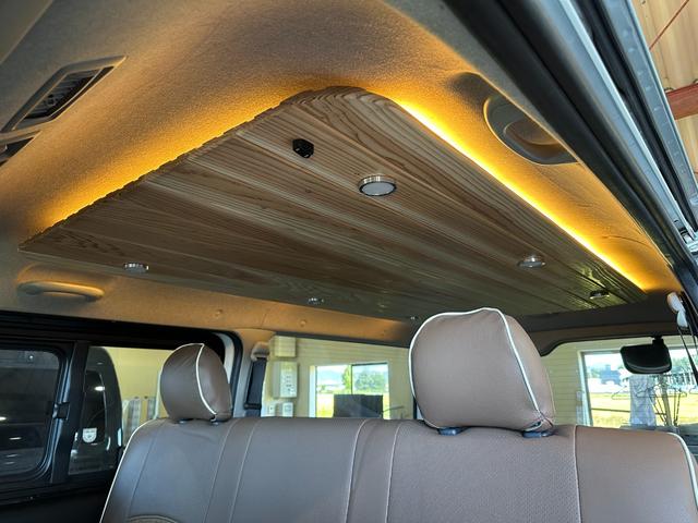 ハイエースバン スーパーGL ダークプライム ディーゼル 丸目フェイス ファビュラスブルー&マットブラック塗装 リアクーラー&ヒーター 新品タイヤ/ホイール/シートカバ プッシュスタート 100V ナビ Bluetooth バックカメラ ETC(49枚目)