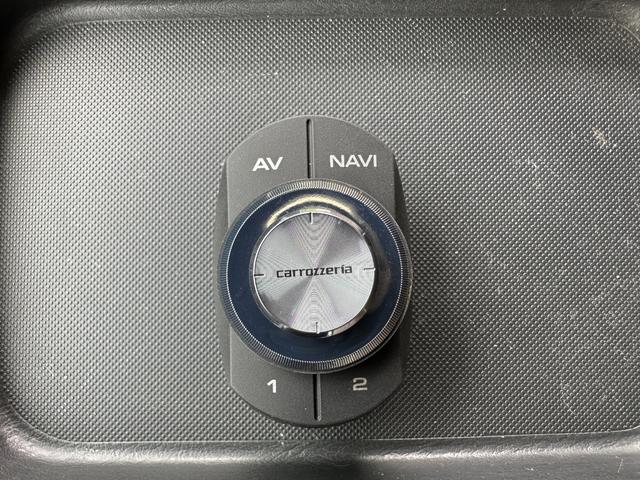 ハイエースバン スーパーGL ダークプライム ディーゼル 丸目フェイス ファビュラスブルー&マットブラック塗装 リアクーラー&ヒーター 新品タイヤ/ホイール/シートカバ プッシュスタート 100V ナビ Bluetooth バックカメラ ETC(57枚目)