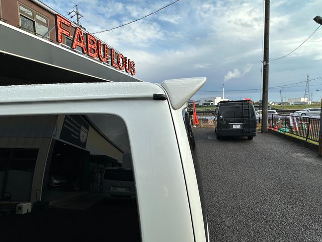 ハイエースバン スーパーＧＬ　ダークプライム　ディーゼル　両側パワースライドドア　リアクーラー／ヒーター　プッシュスタート　１００電源　ナビ　Ｂｌｕｅｔｏｏｔｈ　ＴＶ　バックカメラ　ＥＴＣ　ＤＶＤ　ＬＥＤヘッドライト　スマートキー　オートライト（12枚目）