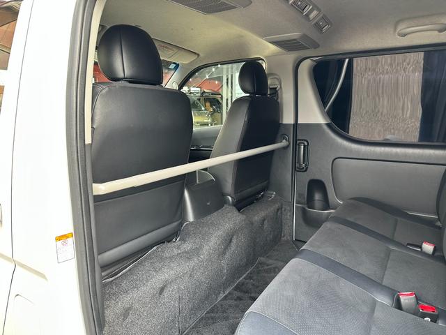 ハイエースバン スーパーＧＬ　ダークプライム　ディーゼル　両側パワースライドドア　リアクーラー／ヒーター　プッシュスタート　１００電源　ナビ　Ｂｌｕｅｔｏｏｔｈ　ＴＶ　バックカメラ　ＥＴＣ　ＤＶＤ　ＬＥＤヘッドライト　スマートキー　オートライト（35枚目）