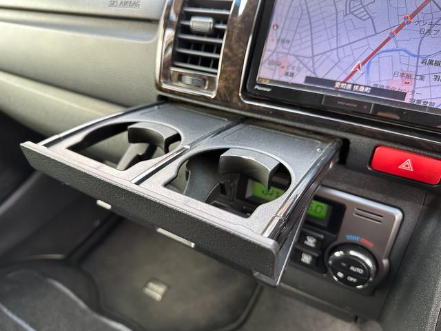 ハイエースバン スーパーＧＬ　ダークプライム　ディーゼル　両側パワースライドドア　リアクーラー／ヒーター　プッシュスタート　１００電源　ナビ　Ｂｌｕｅｔｏｏｔｈ　ＴＶ　バックカメラ　ＥＴＣ　ＤＶＤ　ＬＥＤヘッドライト　スマートキー　オートライト（45枚目）