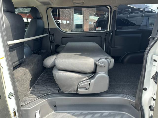レジアスエースバン ロングスーパーＧＬ　４ＷＤ　ディーゼル　ブロンズメタリック＆マットブラック塗装　リアクーラー／ヒーター　　プッシュスタート　新品ホイール／タイヤ／バンパーガード／キャリア／ラダー／テールガード／ＬＥＤヘッド／シートカバー（49枚目）