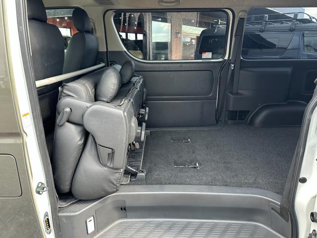 レジアスエースバン ロングスーパーＧＬ　４ＷＤ　ディーゼル　ブロンズメタリック＆マットブラック塗装　リアクーラー／ヒーター　　プッシュスタート　新品ホイール／タイヤ／バンパーガード／キャリア／ラダー／テールガード／ＬＥＤヘッド／シートカバー（50枚目）