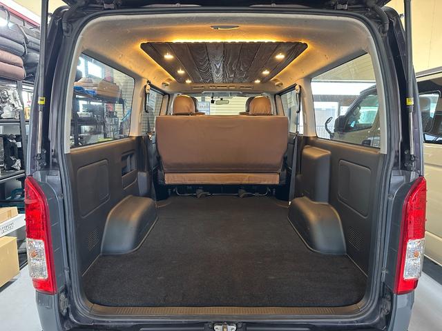 ハイエースバン ロングスーパーＧＬ　４ＷＤ　ディーゼル　両側パワースライドドア　天井ウッドボード　グレー＆マットブラック塗装　プッシュスタート　新品タイヤ／ホイール／バンパーガード／ＬＥＤヘッドライト　バックカメラ　Ｂｌｕｅｔｏｏｔｈ（4枚目）