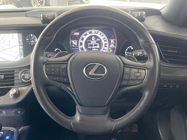 ＬＳ ＬＳ５００　Ｉパッケージ　ムーンルーフ　デジタルインナーミラー　セーフティシステムプラス　純正１９インチアルミ　黒革シート　パドルシフト　ヘッドアップディスプレイ　パワートランクリッド　電動サンシェード　ベンチレーション　禁煙（12枚目）