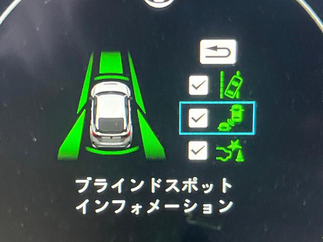 シビック タイプＲ　ホンダセンシング　ＬＥＤヘッドライト　トリプルマフラー　１９インチ５本Ｖ字スポーツブラック塗装アルミホイール　レッドブレーキキャリパー　アルカンターラ巻きステアリング　ホンダコネクト（7枚目）