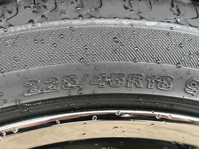 クラウンハイブリッド ＲＳアドバンス　ＴＲＤエアロ　ムーンルーフ　ブラインドスポットモニター　純正１８インチアルミ　イージークローザー　メモリー機能付きパワーシート　カラーヘッドアップディスプレイ　３眼ＬＥＤヘッドライト＆フォグ　ＥＴＣ（30枚目）