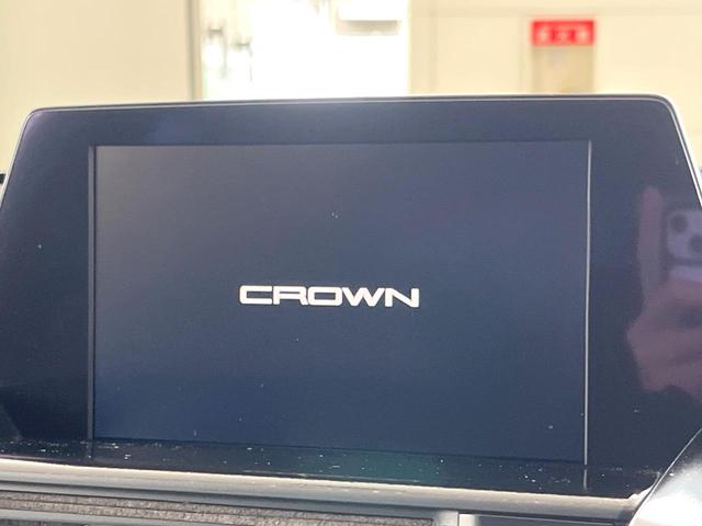 クラウンハイブリッド ＲＳアドバンス　ＴＲＤエアロ　ムーンルーフ　ブラインドスポットモニター　純正１８インチアルミ　イージークローザー　メモリー機能付きパワーシート　カラーヘッドアップディスプレイ　３眼ＬＥＤヘッドライト＆フォグ　ＥＴＣ（53枚目）