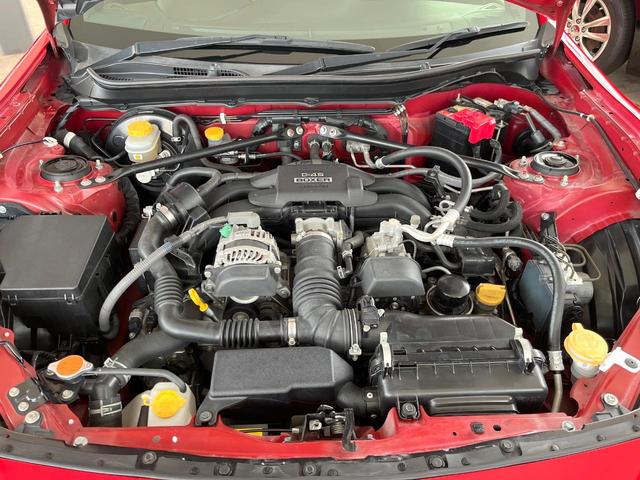 ８６ ＧＴリミテッド　６ＭＴ　ＴＲＤ製マフラー　純正１７インチアルミ　シートヒーター　革／アルカンターラコンビシート　革巻きステアリング　リアフォグランプ　ＨＩＤヘッドライト　純正ナビ　バックカメラ　アルミペダル　ＥＴＣ（19枚目）