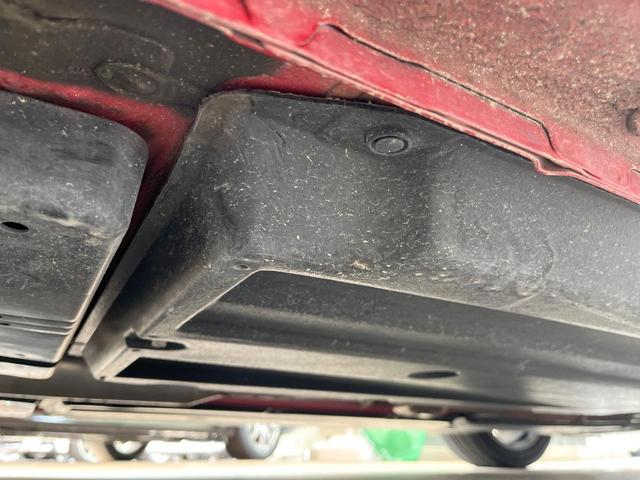 ８６ ＧＴリミテッド　６ＭＴ　ＴＲＤ製マフラー　純正１７インチアルミ　シートヒーター　革／アルカンターラコンビシート　革巻きステアリング　リアフォグランプ　ＨＩＤヘッドライト　純正ナビ　バックカメラ　アルミペダル　ＥＴＣ（32枚目）