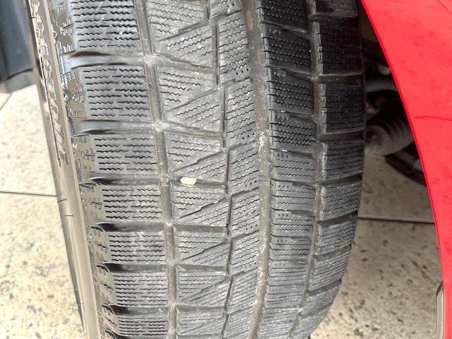 ８６ ＧＴリミテッド　６ＭＴ　ＴＲＤ製マフラー　純正１７インチアルミ　シートヒーター　革／アルカンターラコンビシート　革巻きステアリング　リアフォグランプ　ＨＩＤヘッドライト　純正ナビ　バックカメラ　アルミペダル　ＥＴＣ（35枚目）